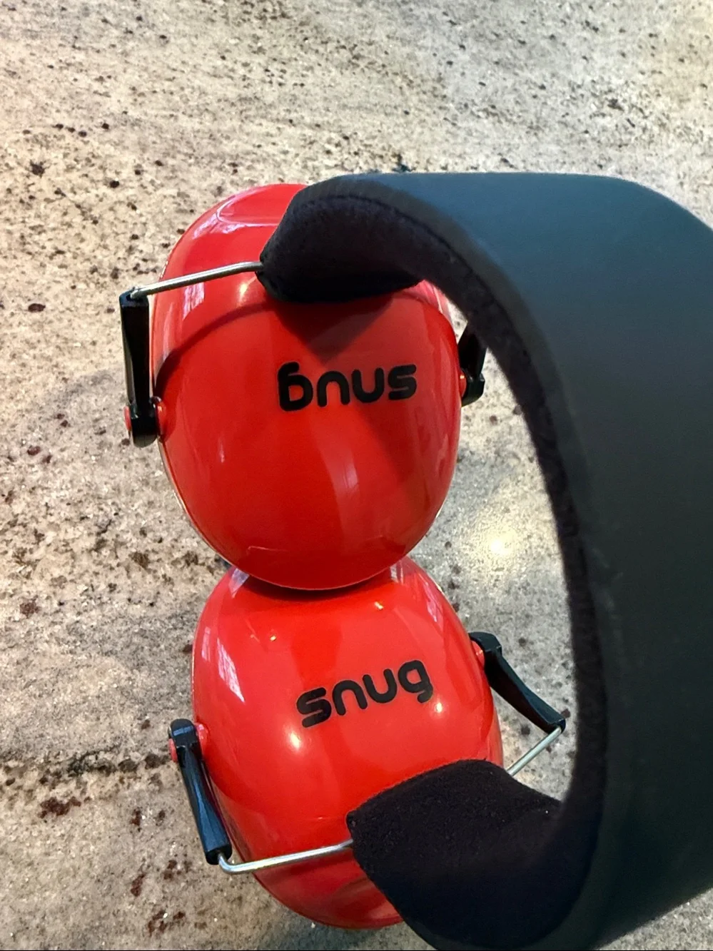 Like New- Snug Safe n Sound Kids Ear Defenders Earmuffs Noise Cancelation